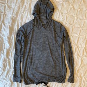 Women’s Under Armour Grey Pullover, Small